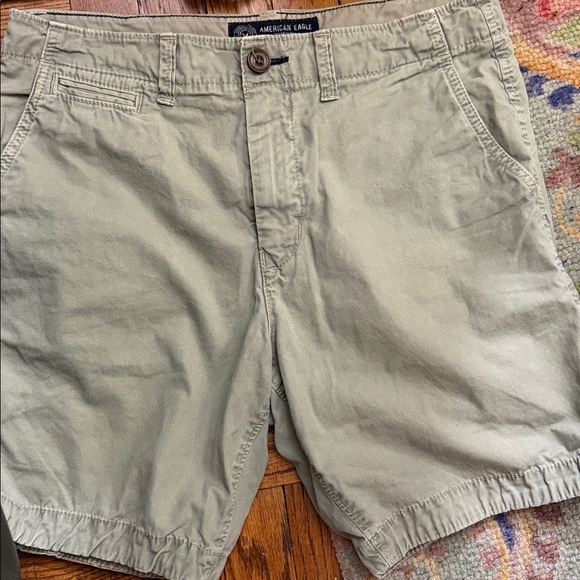 American Eagle Outfitters Beige Shorts size 32 - Picture 1 of 6